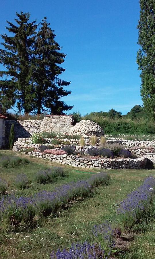 Les Bories En Champagne Villa Montlevon Exterior photo