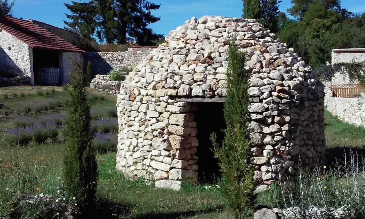 Les Bories En Champagne Villa Montlevon Exterior photo
