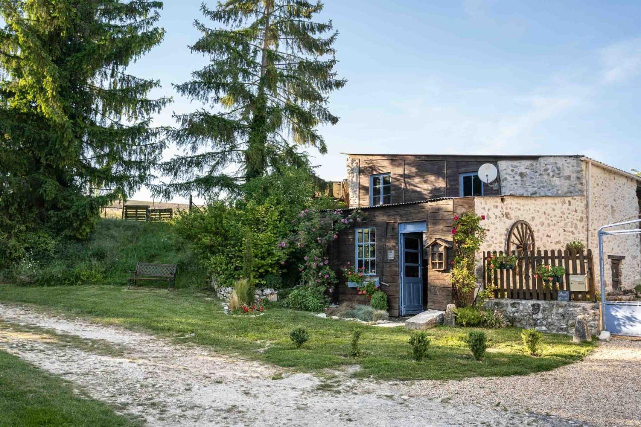Les Bories En Champagne Villa Montlevon Exterior photo
