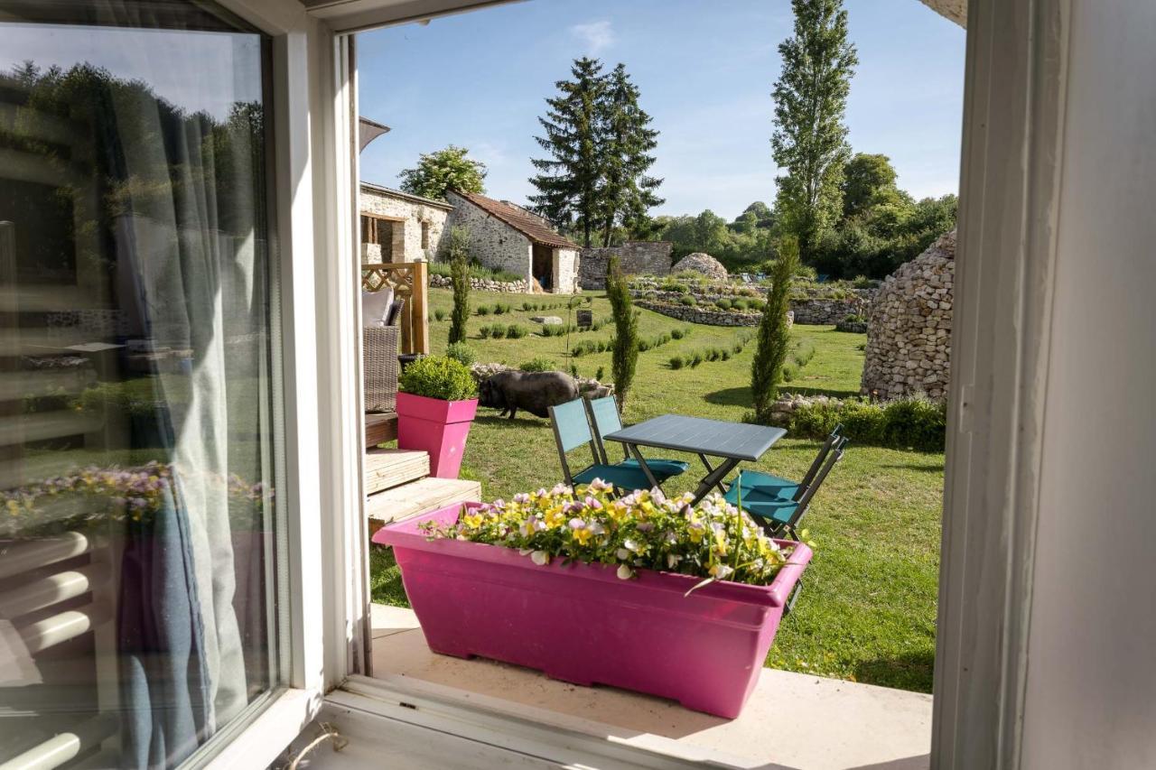 Les Bories En Champagne Villa Montlevon Exterior photo